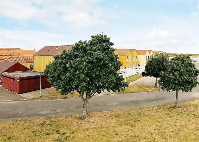 4 Person In Rudkobing-by Traum